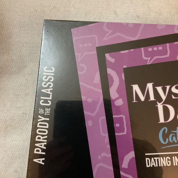 NEW SEALED Hasbro Mystery Date CATFISHED Board Game for Adults, DATING GAME - Picture 4 of 9